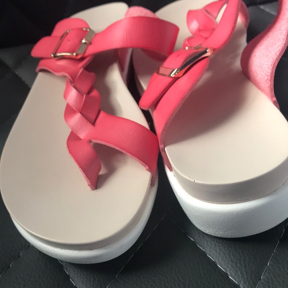 NEVER WORN pink sandals - Picture 4 of 6